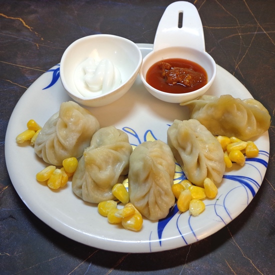 Steamed Cheese Corn Momos